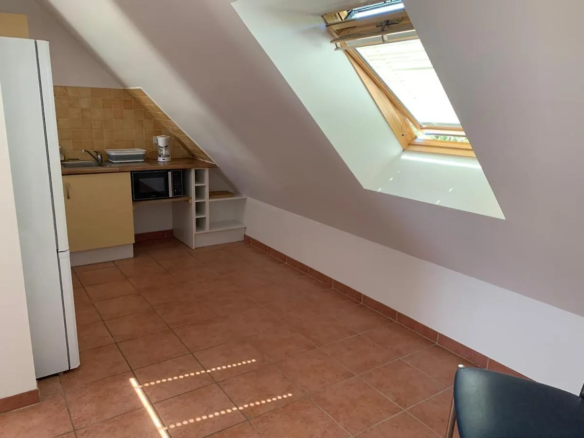 Appartement Situe Pres Des Plages Et Du Golf サン・ブリアック・シュル・メール 0*,  フランス